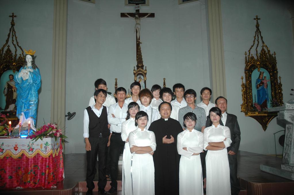 Giới trẻ Trung cự mừng lễ Bổn mang