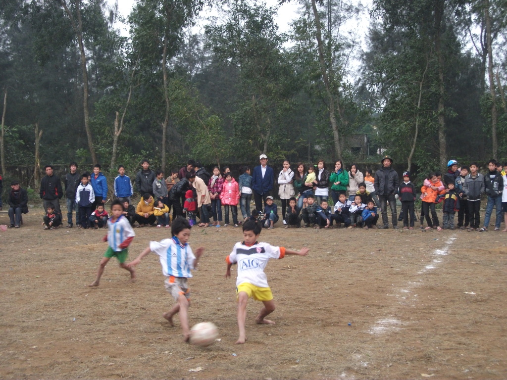 Kết thúc giải bóng đá thiếu nhi mừng Giáng Sinh : nhà vô địch mới