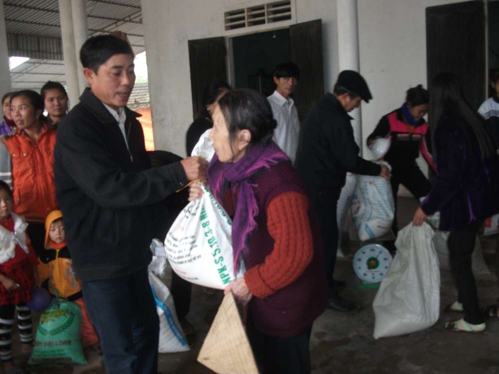Caritas Trung Nghĩa: Món quà cho người nghèo dịp tết