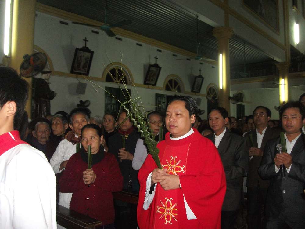 Giáo xứ Trung Nghĩa: Khai mạc Tuần Thánh