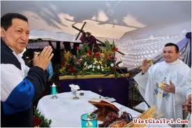 Trên đài truyền hình quốc gia, Hugo Chavéz khóc lóc xin Chúa tha tội