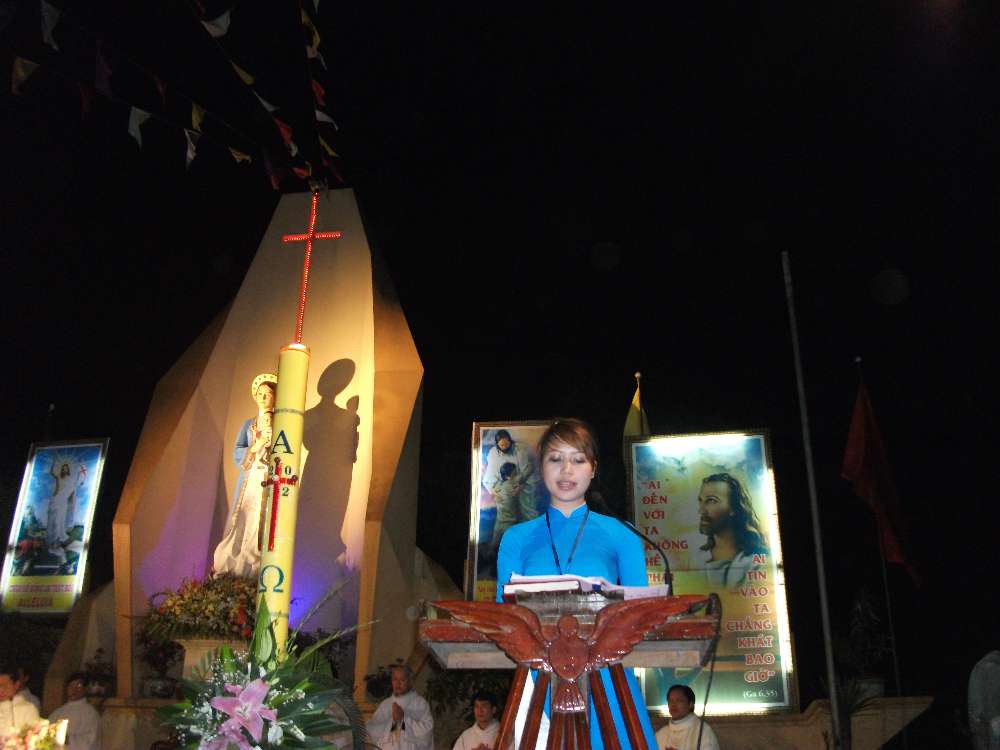 Chương trình: Lễ kỷ niệm 1 năm Hội Rô-sa Liên và lễ truyền thống ca đoàn giáo xứ