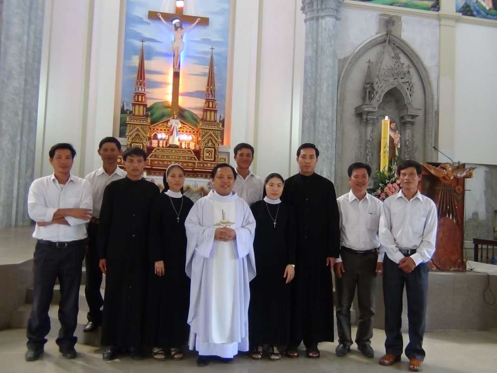 Thánh lễ tạ ơn của 2 tân khấn sinh dòng Đồng Công