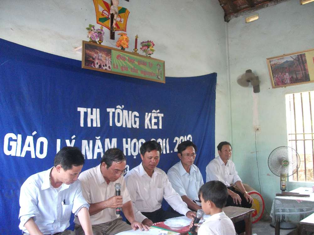 Kỳ thi tổng kết giáo lý năm học 2011-2012 tại giáo xứ Trung Nghĩa