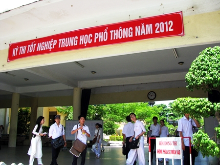 Bàn “thói dối trá”, đề Văn vừa sức thí sinh