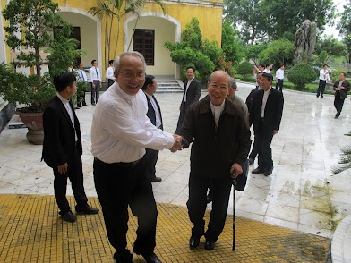 Các giám mục miền Nam thăm Tgm Xã Đoài