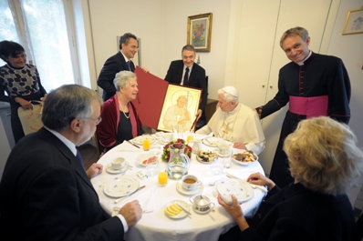 Đức Thánh Cha khích lệ viếng thăm người già