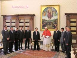 Viếng thăm Tòa Thánh Vatican (Virtual Tour) trên màn ảnh máy vi tính.