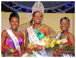 Thí sinh Hoa hậu Hoàn vũ 2012 muốn đi tu