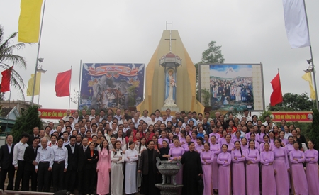 Tượng đài Mẹ La vang Gx.Trung Nghĩa