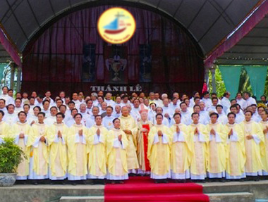 Thông báo của Đức Giám mục giáo phận về lễ truyền chức linh mục