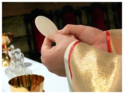 Năm Đức Tin: Ý nghĩa và tầm quan trọng của Bí tích Thánh Thể