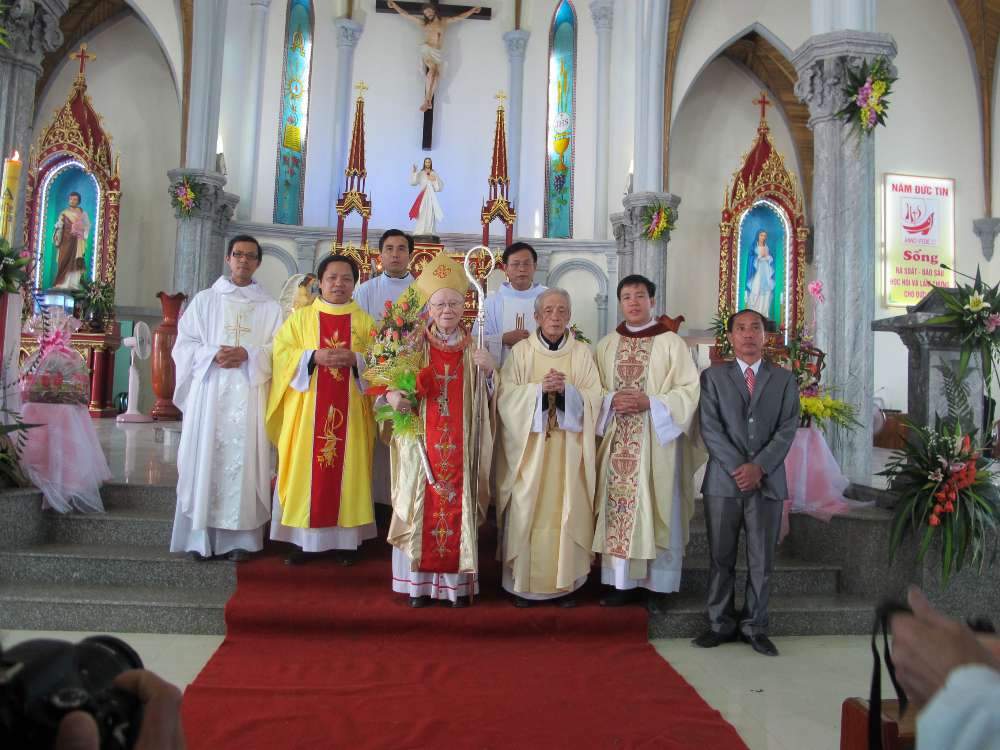 Ký sự ảnh ngày thứ nhất khánh thành nhờ thờ giáo họ Kim Đôi