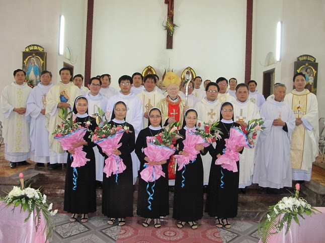 Thánh lễ khấn dòng - Hội dòng Mến Thánh Giá Vinh