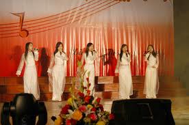 “Ăn” cả học bổng, tiền thưởng học sinh