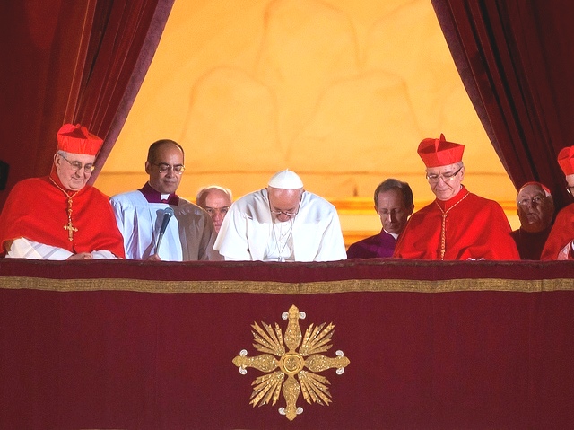 Đức tân Giáo hoàng và ngôn ngữ không lời