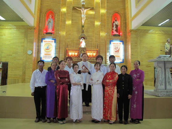 Hỏi: Ông nội của con với mẹ của anh ấy là hai chị em ruột...