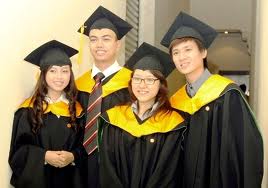 Quỹ Học bổng “Lửa Việt” cho sinh viên Việt Nam