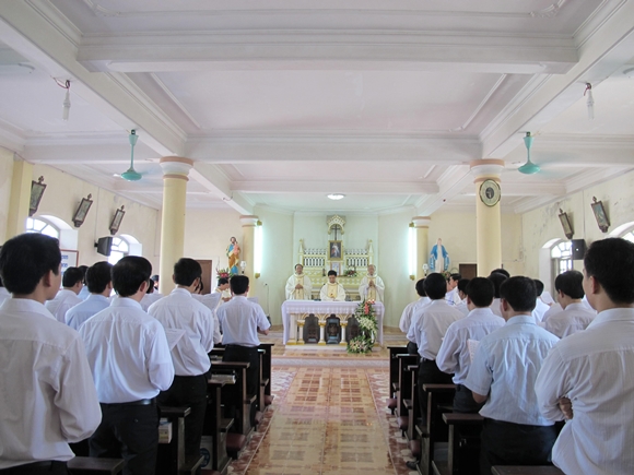 Tiền Chủng viện Xã Đoài khóa XIII bế giảng niên khóa 2011-2013