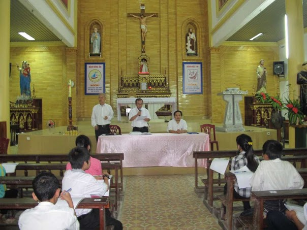 Giáo xứ Trung Nghĩa : Kỳ thi tổng kết giáo lý năm học 2013