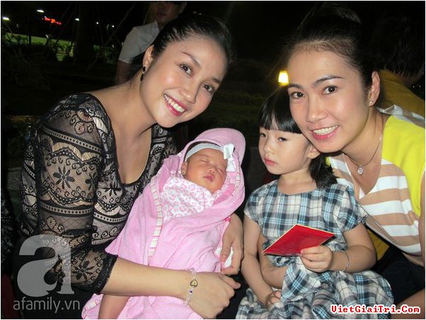 Lễ rửa tội cho con gái Ốc Thanh Vân