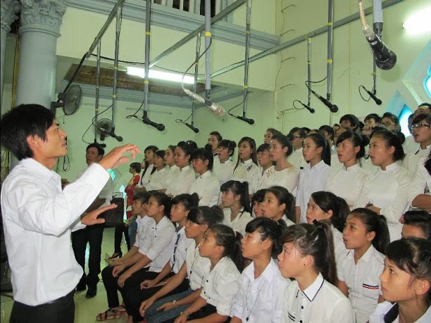 Giáo họ Kim Đôi mừng lễ Mẹ Mân Côi Quan thầy 7/ 10/ 2013