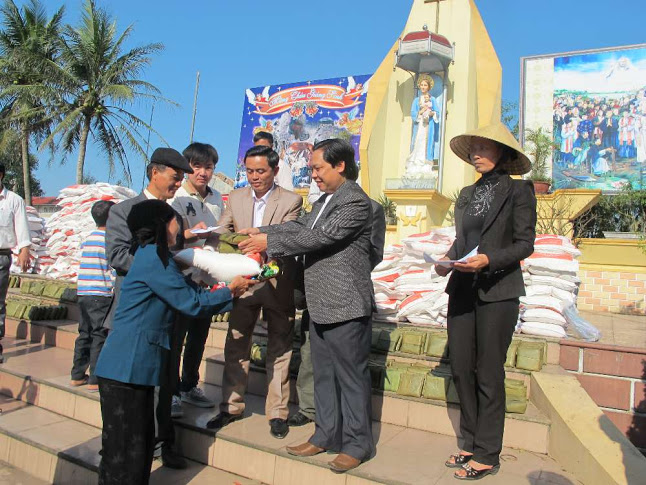Caritas giáo xứ Trung Nghĩa hướng về quý bốn năm 2013