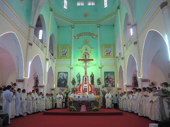 Đại lễ bế mạc Năm Đức Tin và truyền chức linh mục tại Nhà thờ Chính tòa Xã Đoài