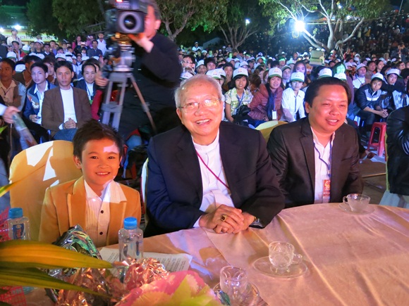 Đại hội Giới trẻ Giáo phận Vinh: Niềm vui gặp gỡ và dấu ấn ngày khai mạc