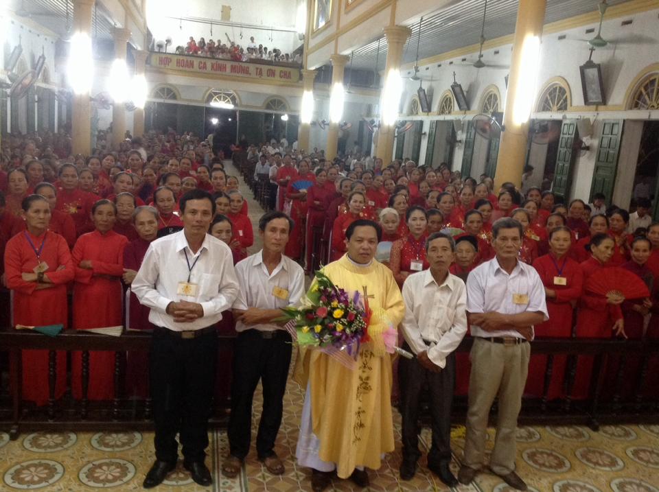 Gia đình Thánh Tâm xứ Trung Nghĩa mừng trọng thể lễ Thánh Tâm Chúa Giêsu