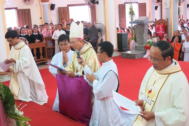 Đại lễ Đức Mẹ linh hồn và xác lên Trời – Quan Thầy Giáo phận Vinh