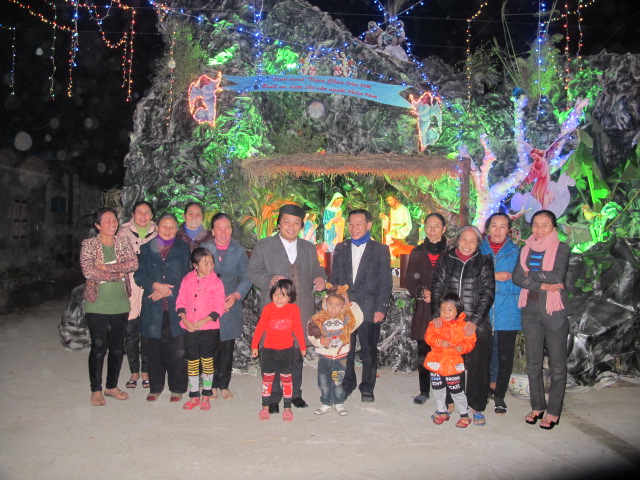 Tổng hợp Video và hình ảnh trước Giáng sinh tại Giáo xứ Trung Nghĩa và Đêm Ánh Sáng 4 - Giáo Phận Vinh