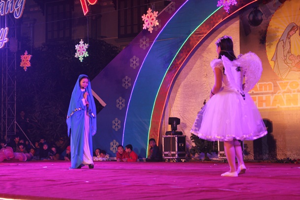 Kính chào Mẹ đầy ơn phúc