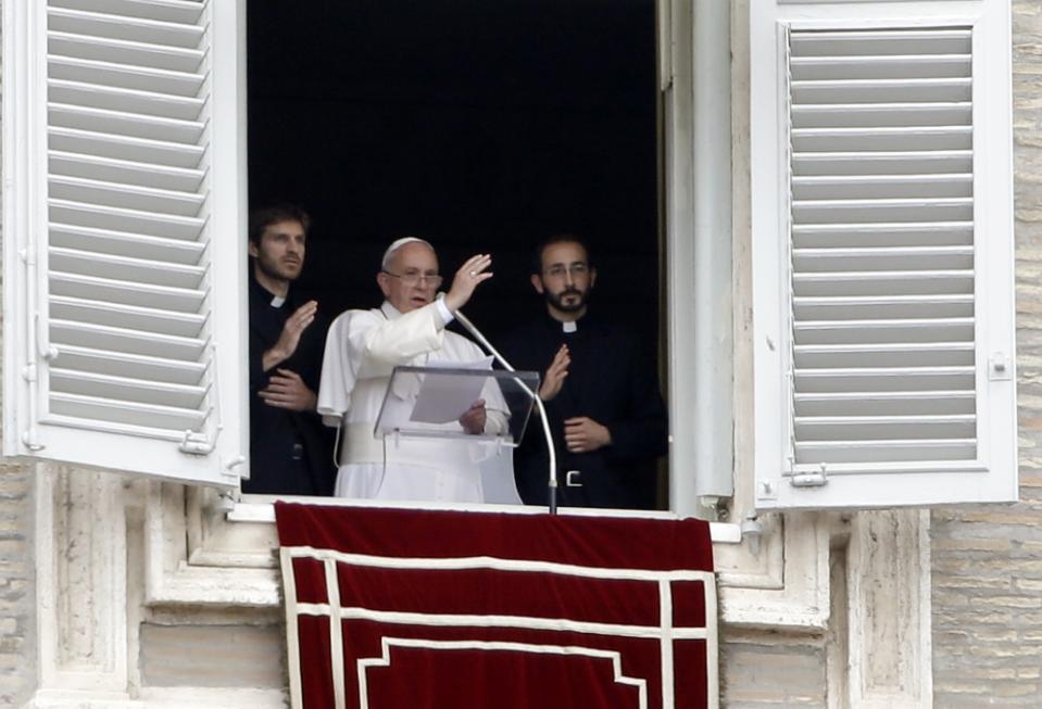 Chúa Kitô là Mục Tử Nhân Lành hiến mạng sống mình cho đoàn chiên