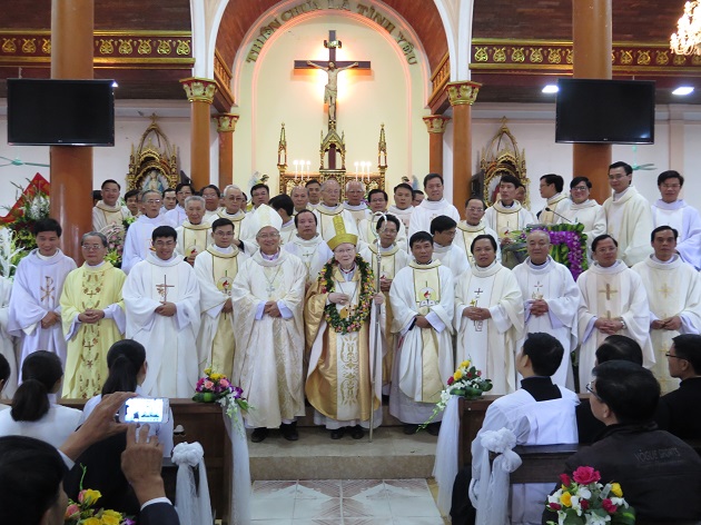 Đại lễ Tạ ơn mừng Đại thọ (90 tuổi) Đức cha Phaolô Maria Cao Đình Thuyên