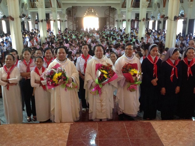 Gx. Ngọc Long: Lễ ra mắt xứ đoàn Thiếu Nhi Thánh Thể Đức Mẹ La Vang