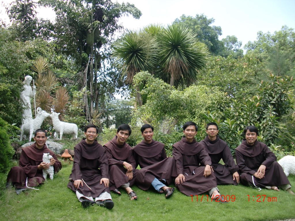 Tập san Mẹ Hiền và Nội san Lửa mến tháng 4/ 2016