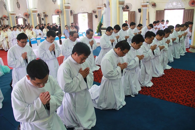 Thánh lễ truyền chức Phó tế cho các thầy khóa XI ĐCV Vinh Thanh