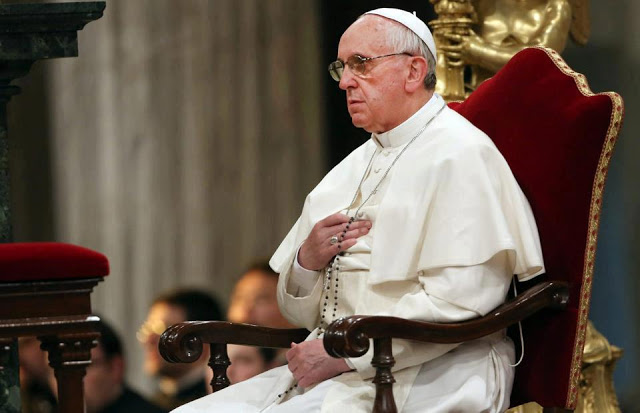 Đức Thánh Cha và các nữ tu dòng kín cầu nguyên cho các nạn nhân động đất