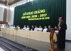 Diễn văn Khai giảng năm học mới 2016-2017 của Đức cha Phêrô - Giám đốc ĐCV Vinh Thanh