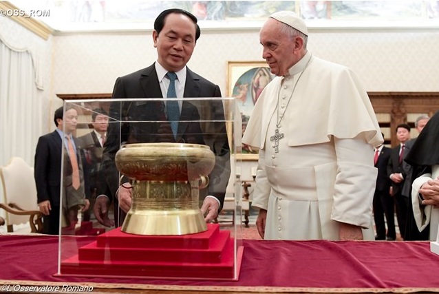 Đức Thánh Cha tiếp Chủ Tịch Nhà Nước Việt Nam Trần Đại Quang