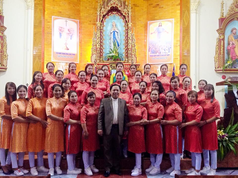 Tuần chầu đền tạ Chúa Giêsu Thánh Thể tại Giáo xứ Ngọc Long: "HÔNG ÂN 100 NĂM".