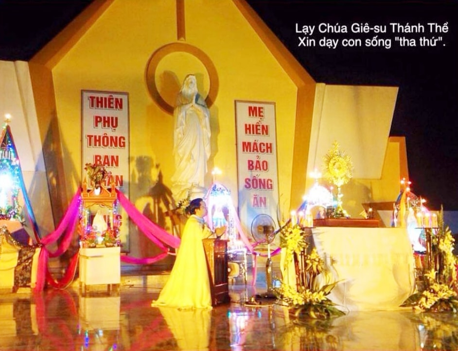 Qua Mẹ tới Chúa