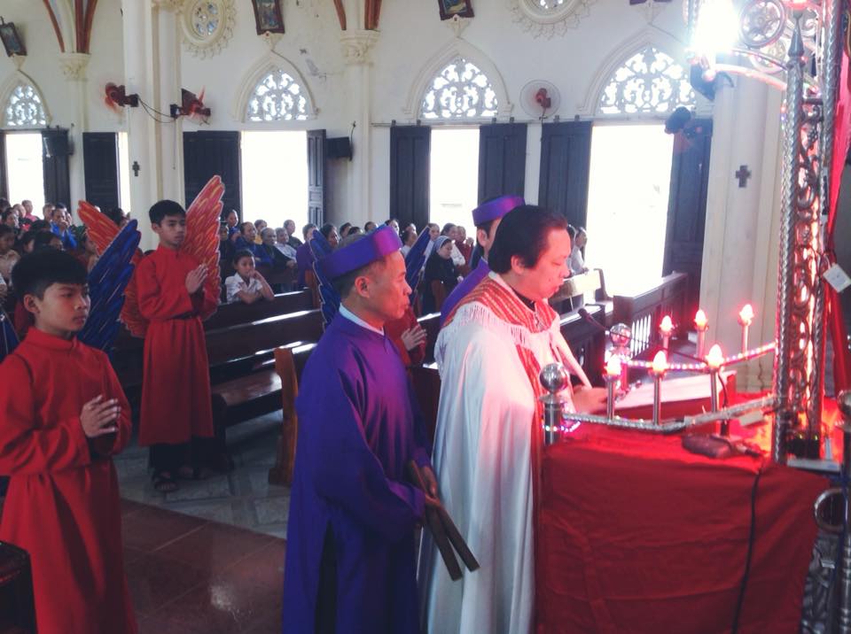 Ngắm sự thương khó Chúa Giê-su